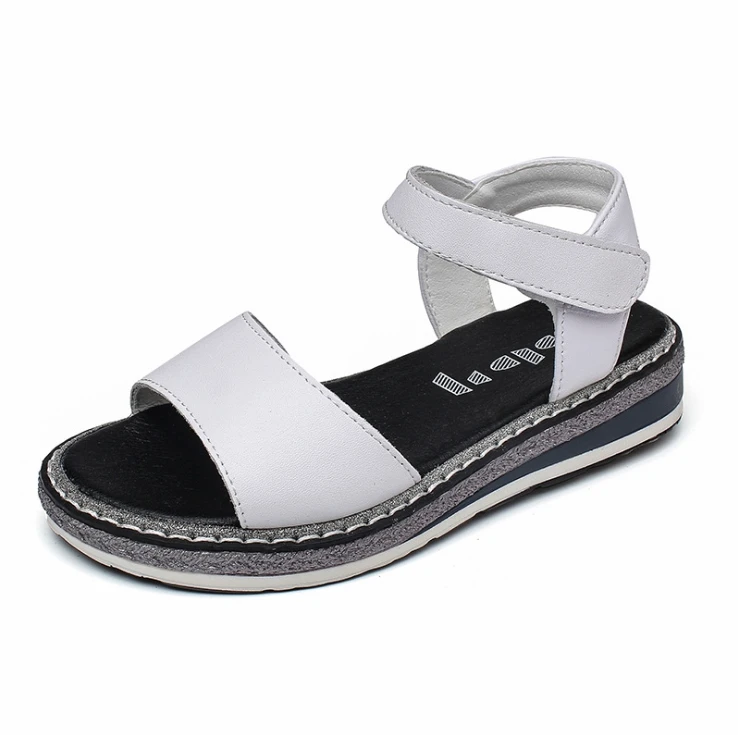 

Girls sandals leather 2019 summer new Korean version of the little girl princess shoes soft bottom big children baby beach shoes
