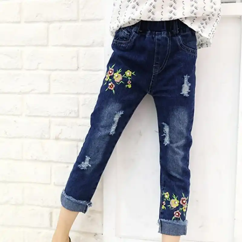 pants with embroidered flowers