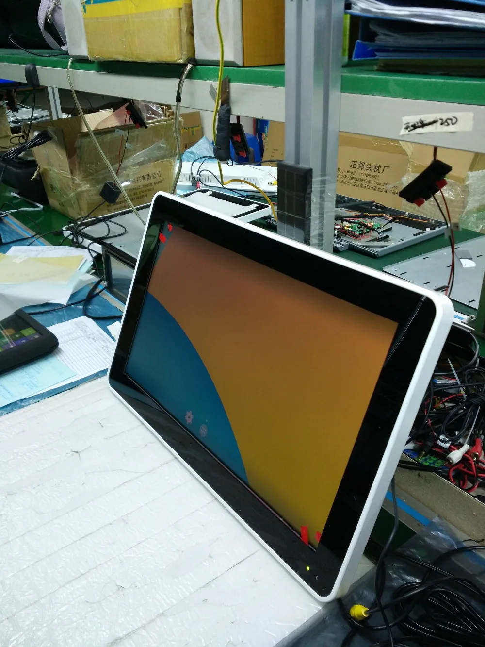 

DC12-24V 24inch metal frame roof mounted bus monitor 2 AV input ceiling display with Android4.4 O.S. 3G 4G GPS VGA HDMI USB SD