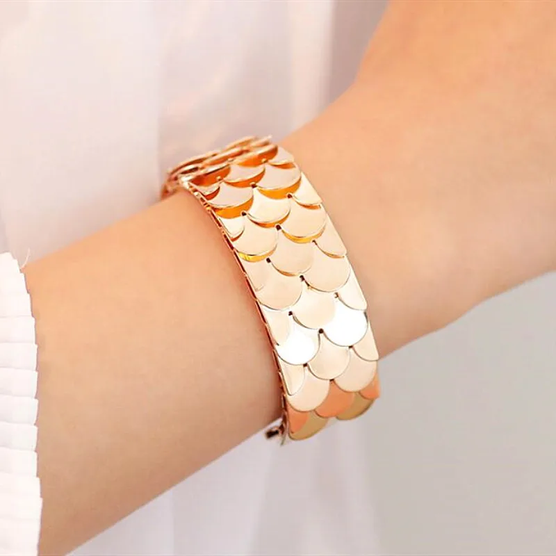 

Timlee B007 Free Shipping,Exaggeration Retro Punk Fish Scales Geometry Alloy Opening Bangles,Fashion Jewelry Wholesale