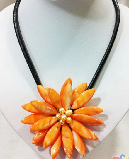 

Wholesale free shipping 100% Natural jewelry >17" Hand knit yellow shell sun flower leather necklace