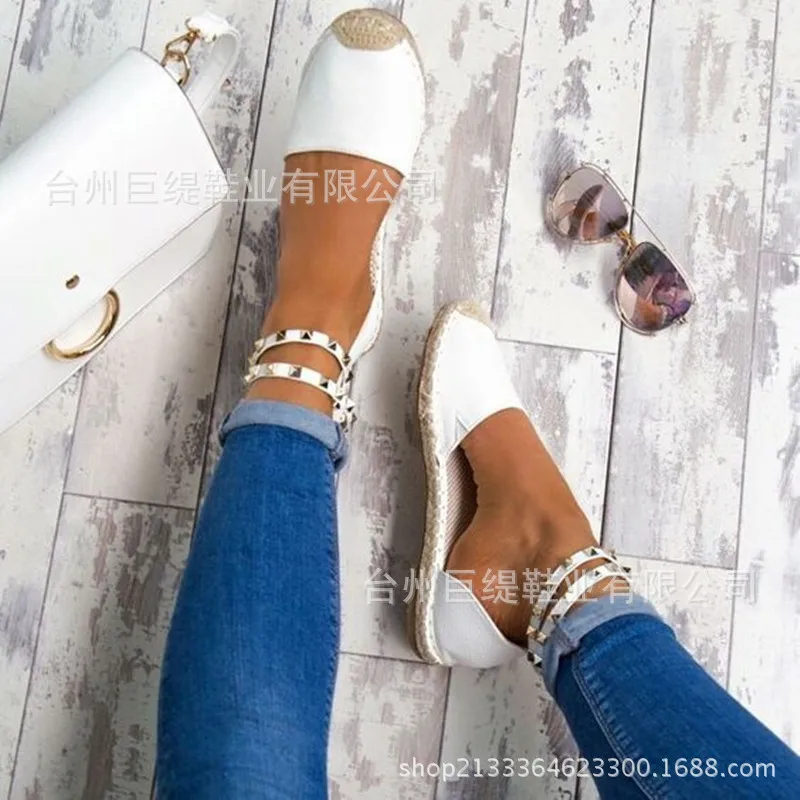 

Flats Rivet Sandals Summer Women Sandals Fashion Casual Shoes for Woman European Rome Style Sandale Femme Plus Size