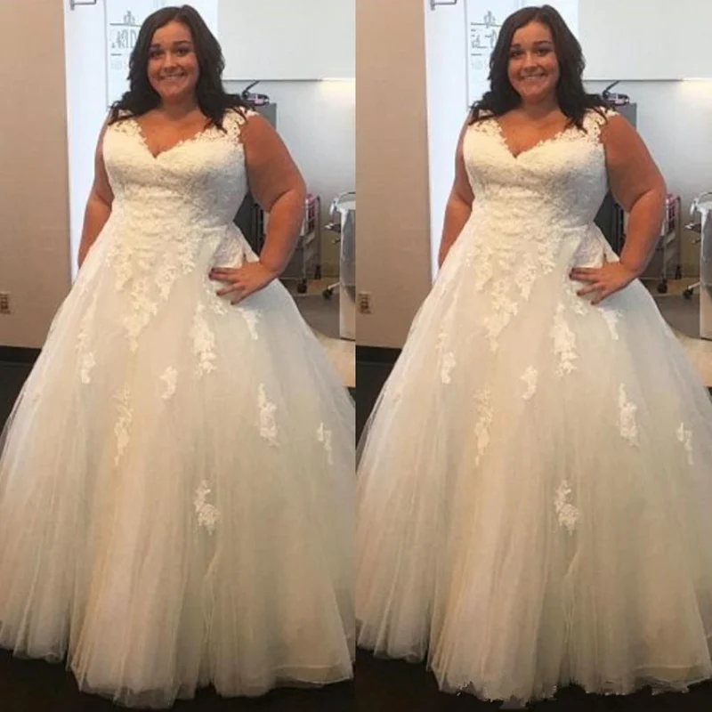 

Lace Plus Size Wedding Dresses Gown Puffy Tulle V Neck Boho Bridal Wedding Gown Dresses