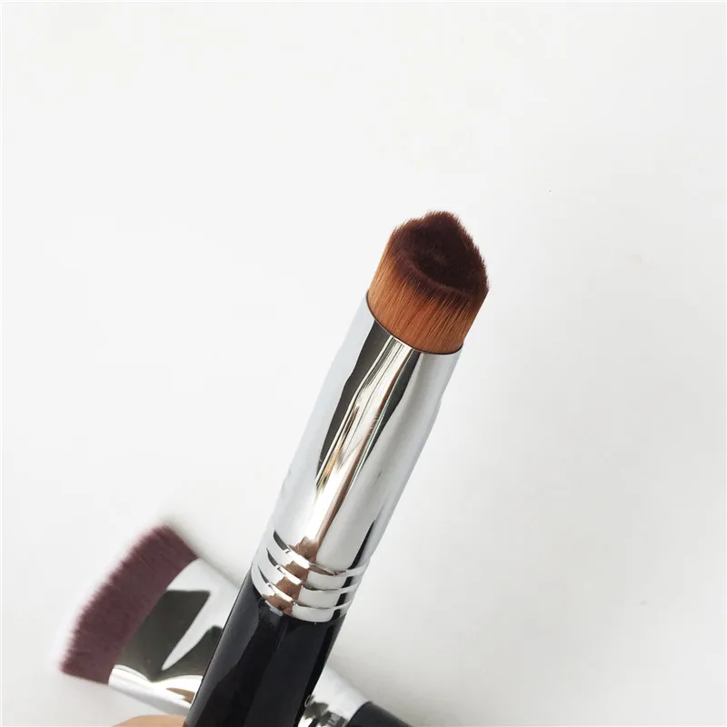 Sigma F56 Accentuate Highlighter Brush _ 2