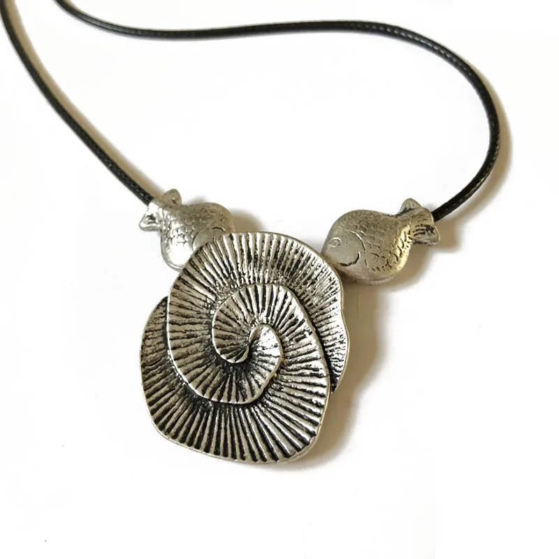 

Free Shipping Simple Cute Fish Charm Flower Pendant Necklace