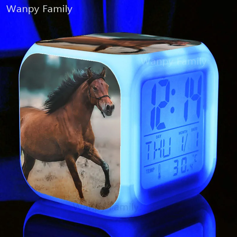 Животное Лошадь Будильник 7 цветов светодиодный светящийся цифровой будильник для детской комнаты настольный ночник электронные часы - Цвет: Светло-зеленый