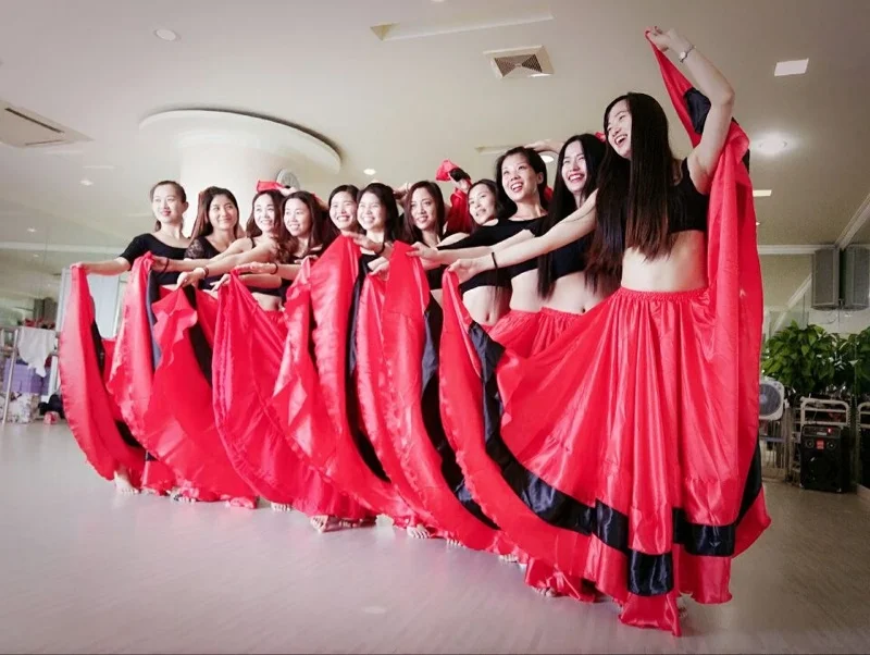 Ceny W nowym stylu rabat hiszpański byków brzucha sukienka do tańca spódnica długa Flamenco spódnice czerwony i czarny Flamenco sukienki dla kobiet
