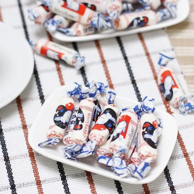 вайт рэббит конфеты. китайские конфеты белый кролик. китайские конфеты белый кролик. конфеты white rabbit. японские молочные конфеты.