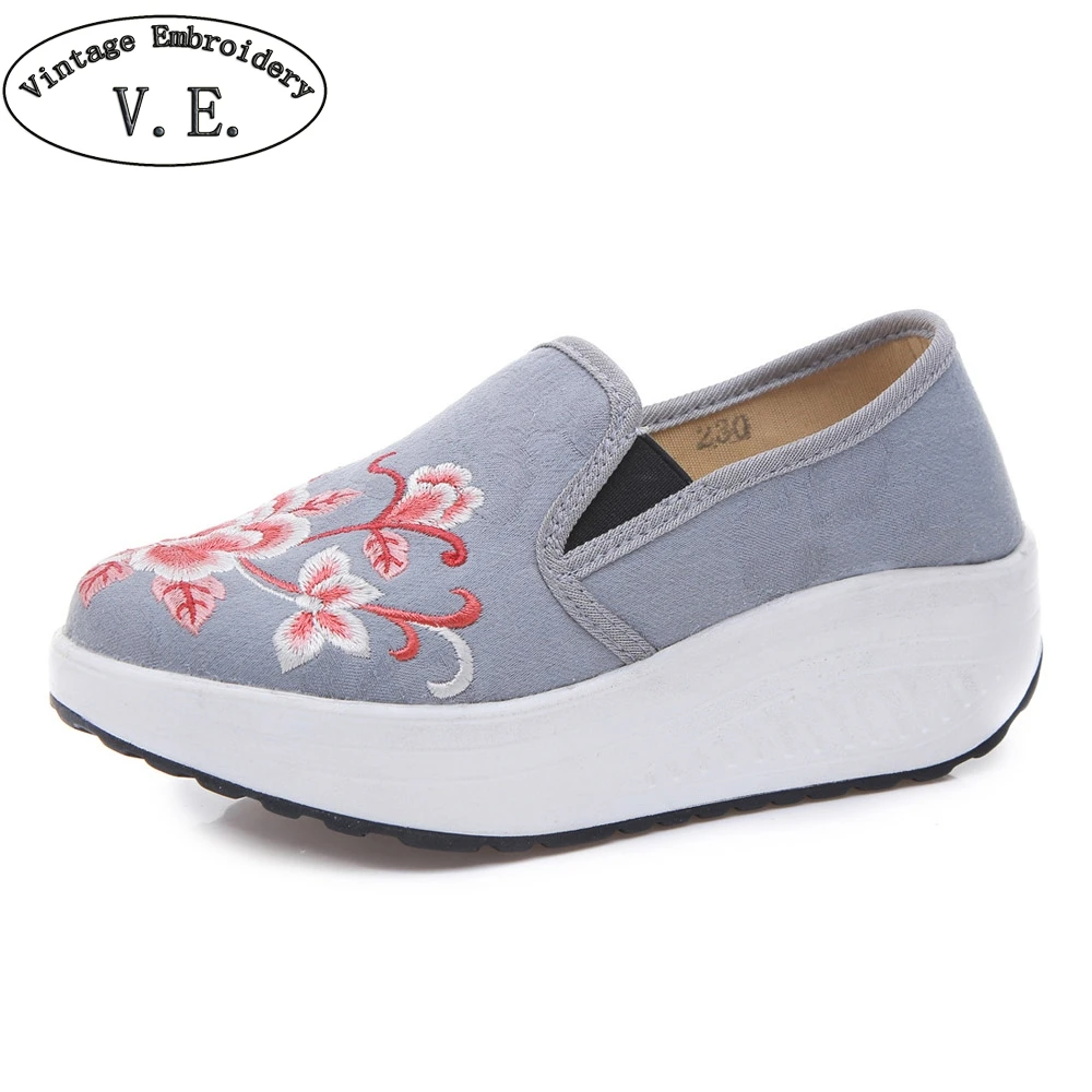 flower embroidered sneakers