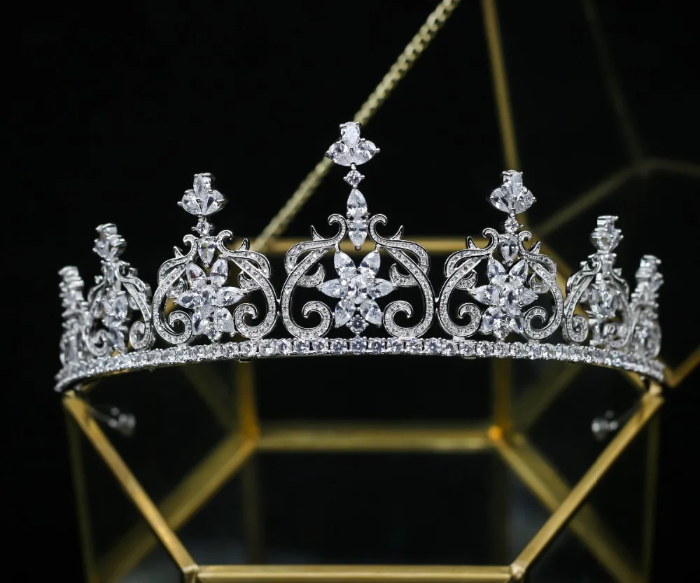 

Luxury Zircon Prom Tiara Rhinestone Crown For Bride Head Ornament Pageant Crown Crystal Banquet Hairband Tiaras and Crowns