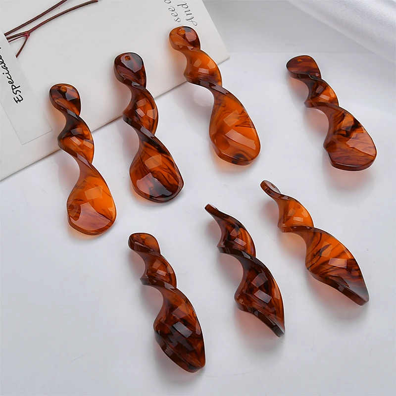 

Exaggerated amber halo dye twist acetic acid plate pendant Japanese DIY hand-made materials jewelry accessories earrings
