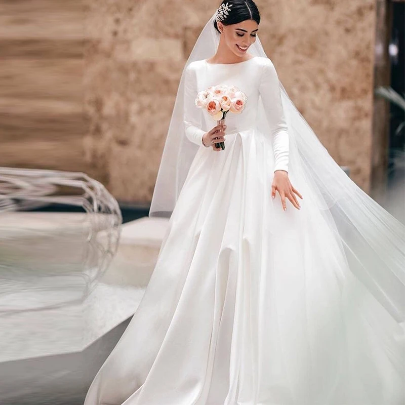 

Simple Vintage White Ivory A-line Wedding Dresses 2020 Long Sleeves Satin Bridal Gowns Castle Garden Bridal Dresses Custom Made