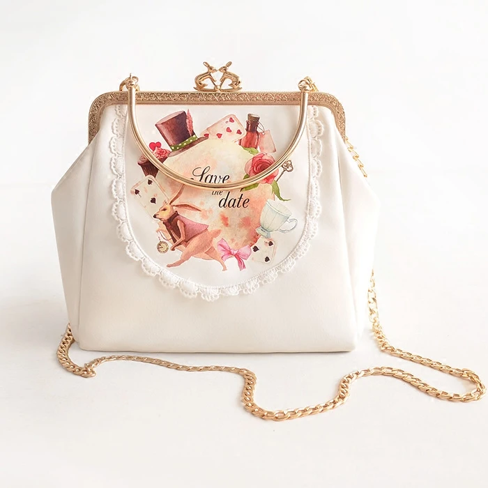 

Princess sweet lolita bag The original manual Alice cute rabbit package hand in hand provided gold clip bag BAG38