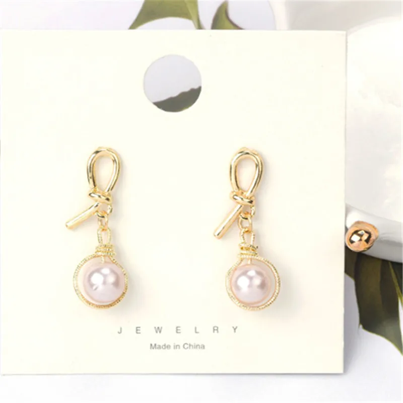 

2019 Trendy Korea Design Metal Gold Geometric Irregular Circle Square Natural Imitation Pearl Stud Earrings for Women Girl Gift