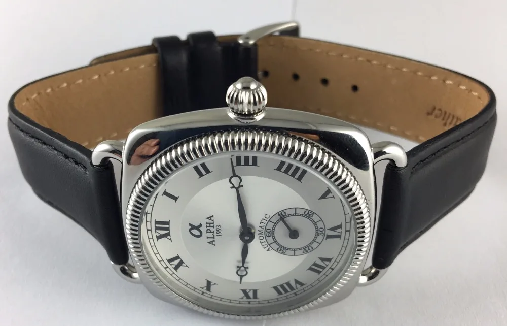 

Silver dial Automatic winding vintage style mechanical watch