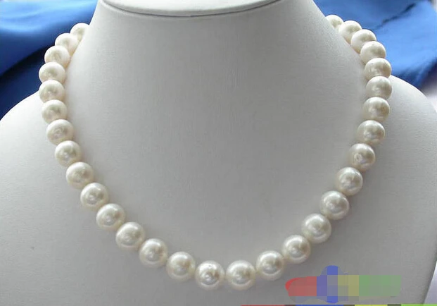 

A NATURAL 17" 12mm WHITE ROUND FW CULTURED PEARL NECKLACE