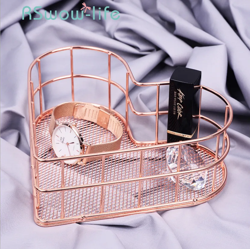 

Heart-shaped Golden Wrought Iron Storage Basket Simple Rose Gold Metal Baskets Storage Sundries Storages Fruit Basket