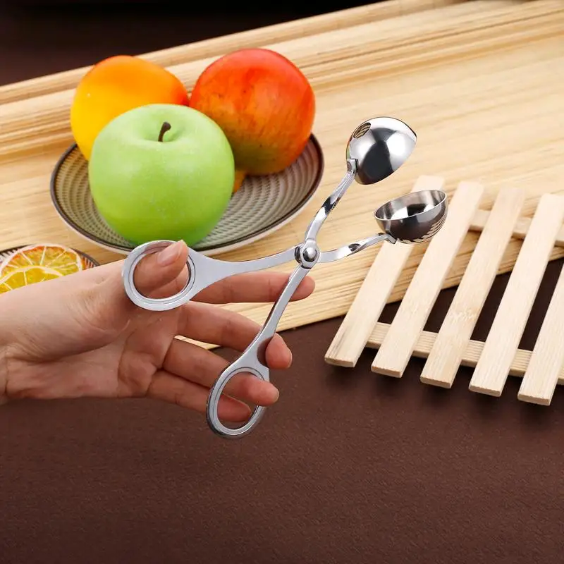 

1PCS Stainless Steel Shrimp Beef Meatball Folder Spoon Tongs Food Meat Fish Dish Clip DYI Kitchen Cooking Gadget cozinha 2Sizes