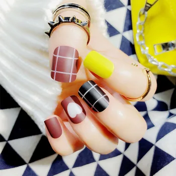 

Girls Punk Style Matte Tartan Design Fake Nail Women Fashion Love Heart False Nails Short Full Cover DIY Nail Art Tips with Glue