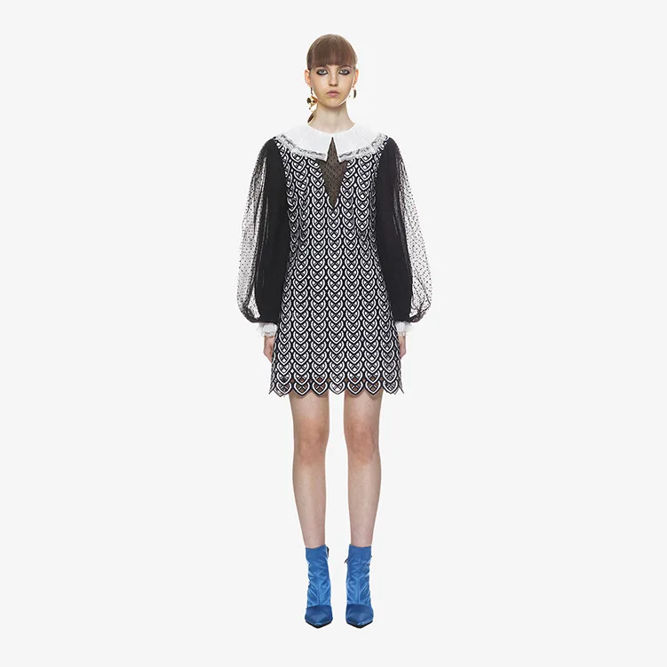

Fashion Retro Lace Embroidery Lacing Net Perspective Bubble Sleeve Dress 2019 Hollow Out Patchwork A-Line Dress Women Clothes
