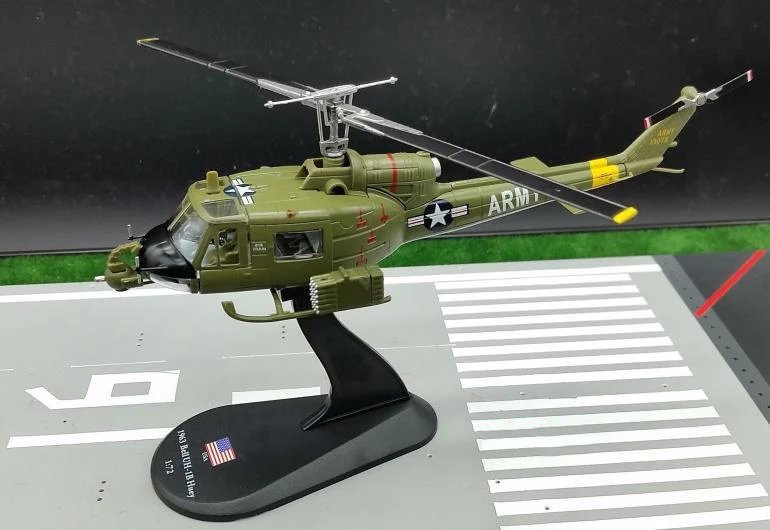 

rare AMER 1:72 American UH-1B helicopter gunships model Alloy aircraft model