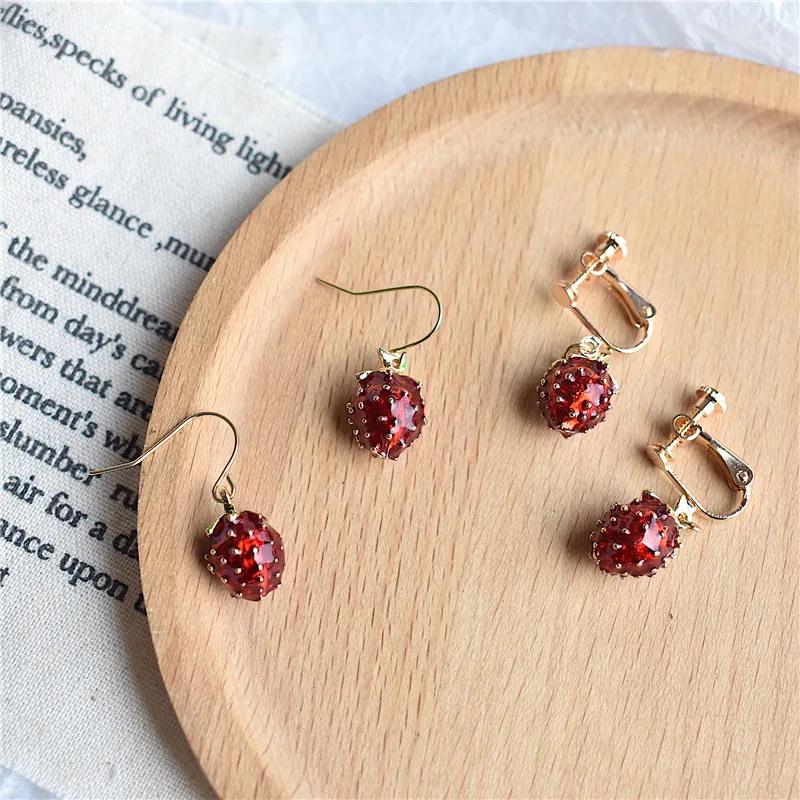 

2019 Simple Small and Cute Red Strawberry Long Dangle Earrings Drop Earrings for Women Jewelry Fashion