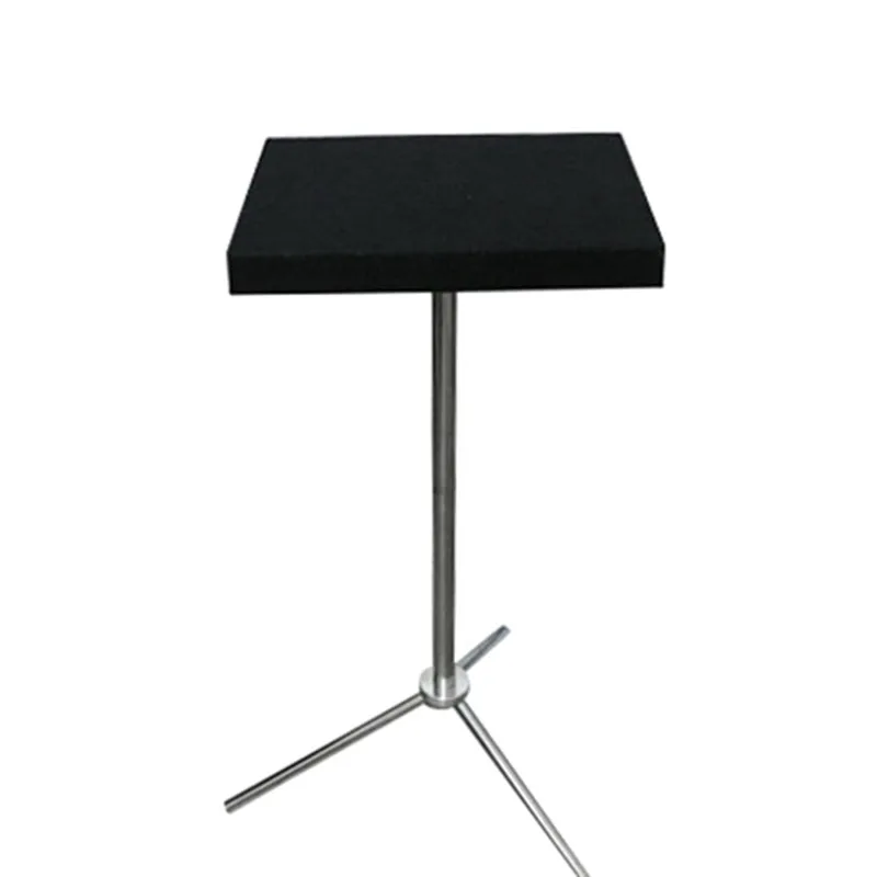 Рисунок 3 - Монеты и кольца в стеклянном столе