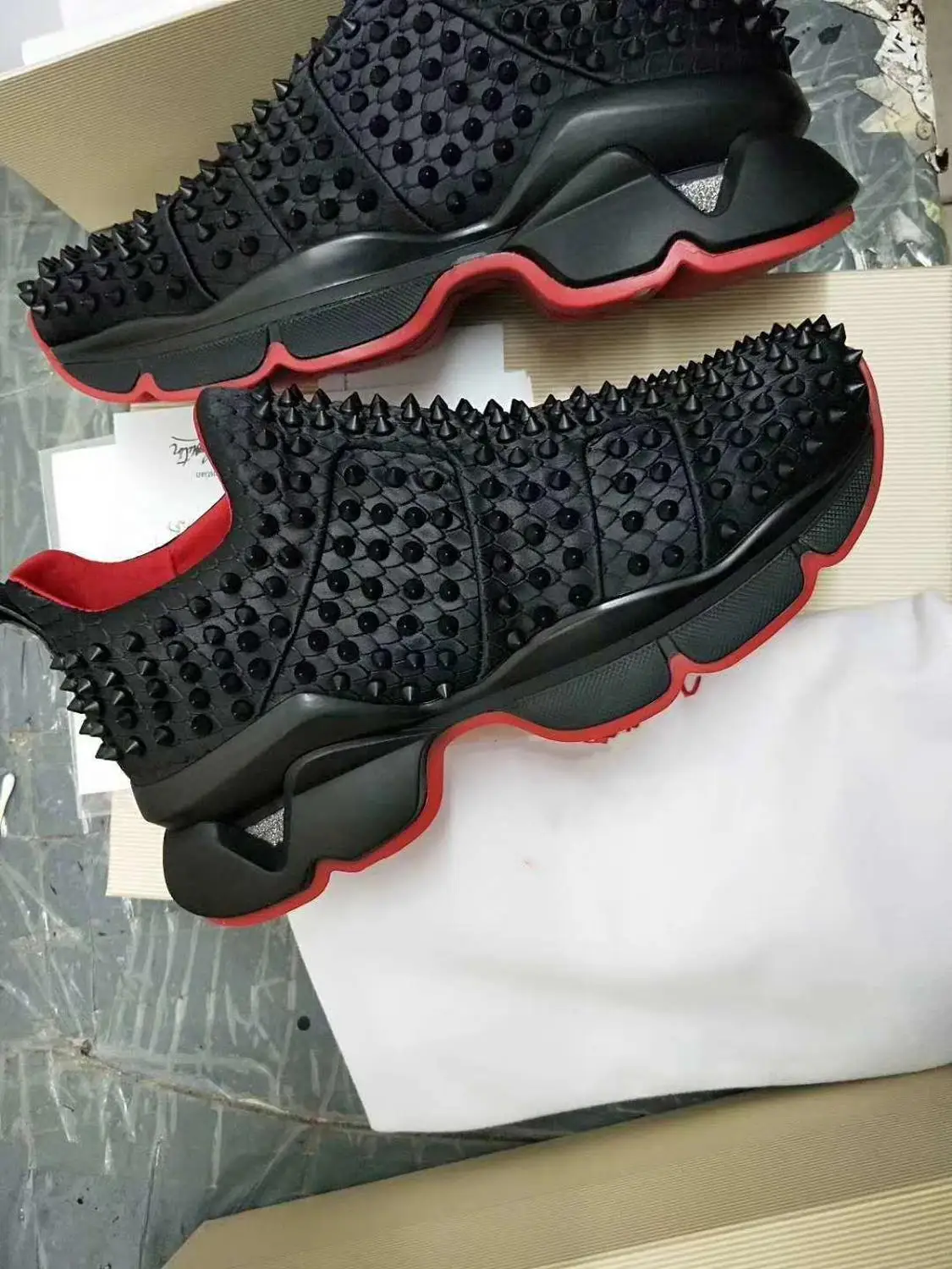 Free shipping Slip On White Rivet Whole Red Thick bottoms For Men Sports Shoes Sneakers Cow leather casual Loafers Flat 2019 Free shipping Slip On White Rivet Whole Red Thick bottoms For Men Sports Shoes Sneakers Cow leather casual Loafers Flat 2019