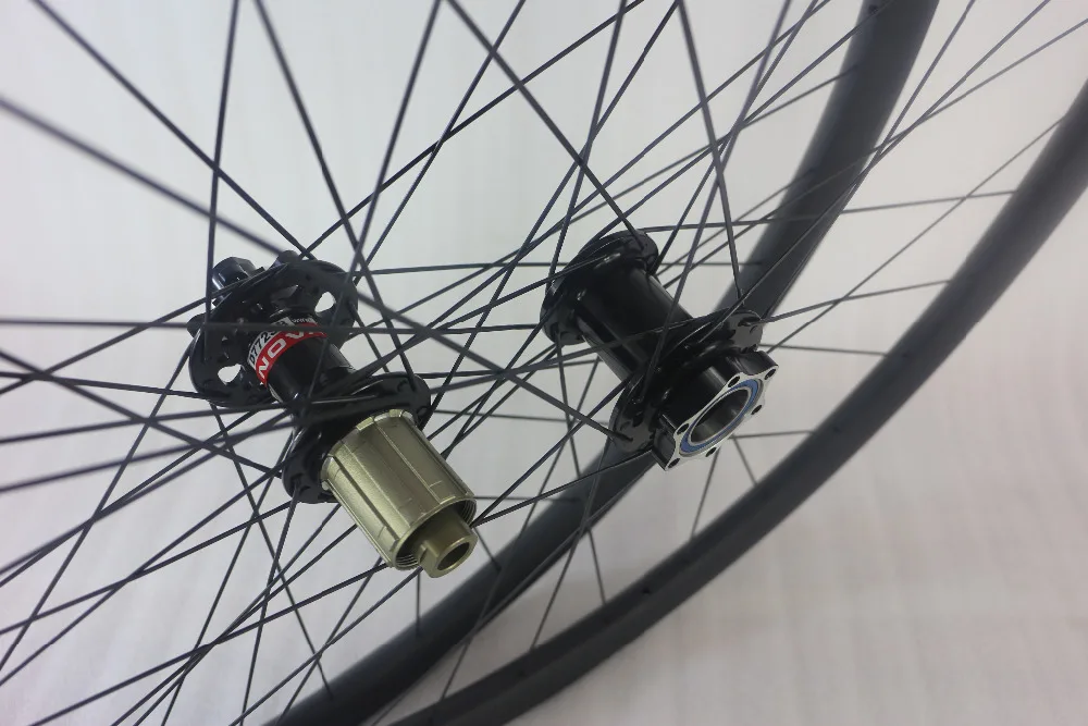 

29" MTB XC lefty hookless carbon wheelset 30mm width front 74mm rear 135mm or 142mm 29 inches beadless left hand carbone wheels