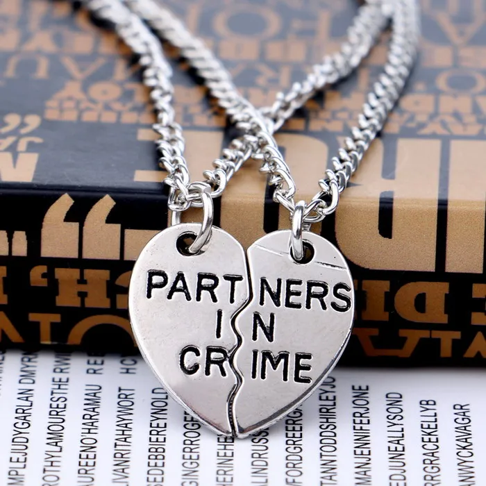 

2 pcs fashion good partner in Crime witness necklace contracted friendship Couple necklace for best friends paired pendants