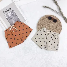 От 1 до 5 лет Детские шорты для девочки в Корейском стиле детская одежда в горошек брюки для годовалых девочек летние Повседневное Приморский Пляжные шорты для девочек