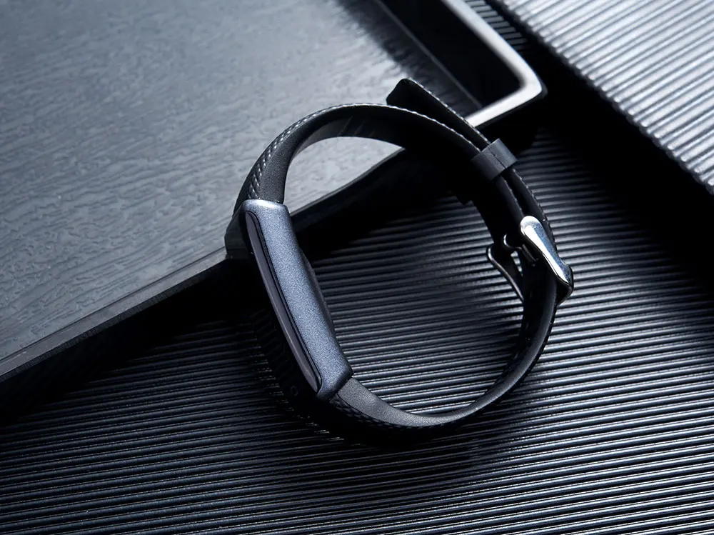 Capture-One_1-50093-130423-smart bracelet