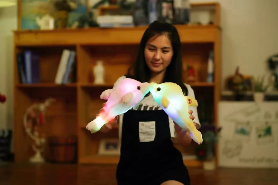 1 шт. 32 см креативные светящиеся плюшевые куклы Дельфин светсветодио дный ящиеся светодиодные плюшевые игрушки животные Красочные куклы