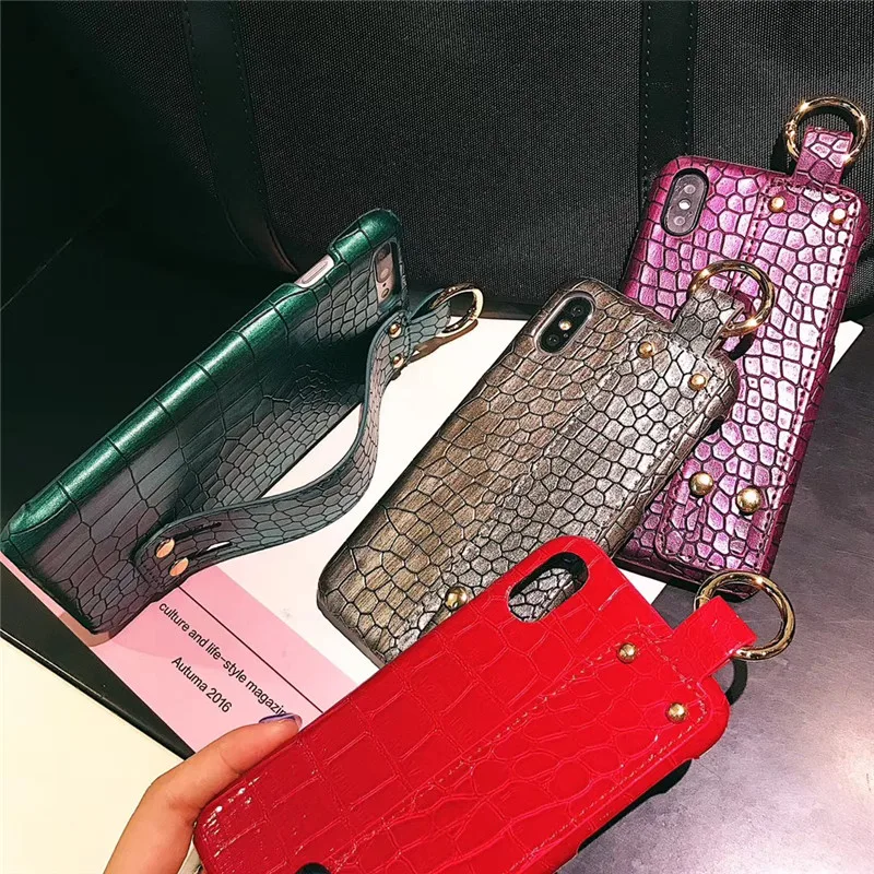 LUDI Luxury Leather wrist Strap Phone Case for iPhone 7 Case Vintage Crocodile Hard PU Phone Capa for iPhone X 6 6S 7 8 Plus Hot09