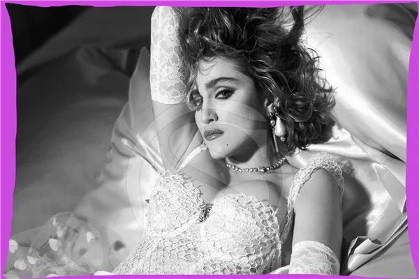 

Hot Sale Classic Sexy Singer Madonna Rectangle Pillowcases zipper Fashion Custom Pillow Case 35x45cm SQ00707-@H0124