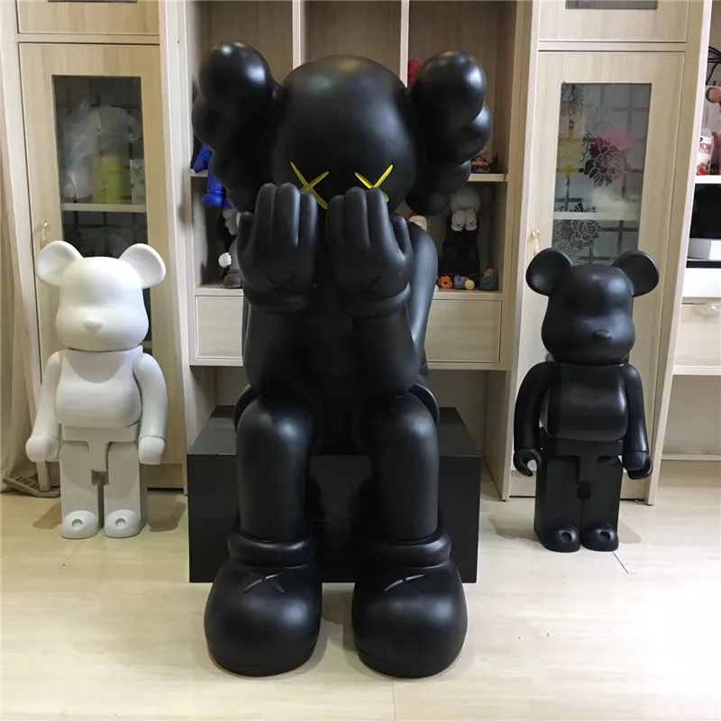 1.06 M Toy 4FT Kaws Companion Passing Through Open Edition