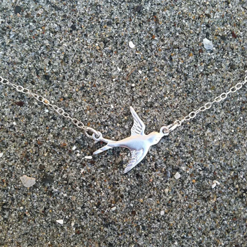 

Trendy Simple Swallow Alloy Necklace Charm Women Clavicle Chains Cute Bird Animal Link Necklaces Gift Jewelry