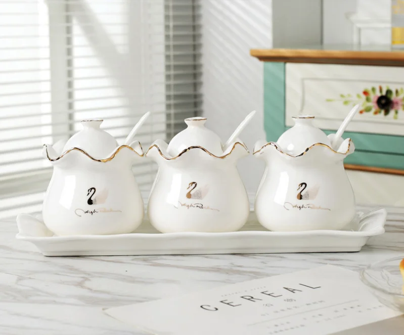 

European Style Creative Home Seasoning Box Salt Sugar Pot Spice Jar Combination Ceramic Cruet With Cover Kitchen Suppies LFB832