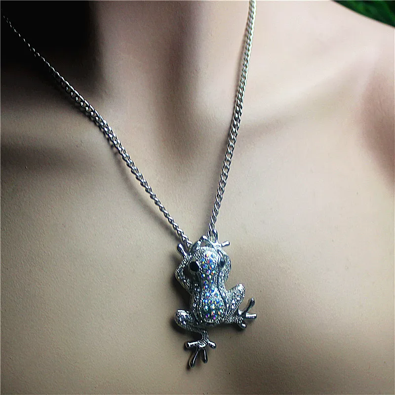 

The new fashion gorgeous female jewelry wholesale girls birthday party beautiful animal frog pendant necklace to avoid shipping