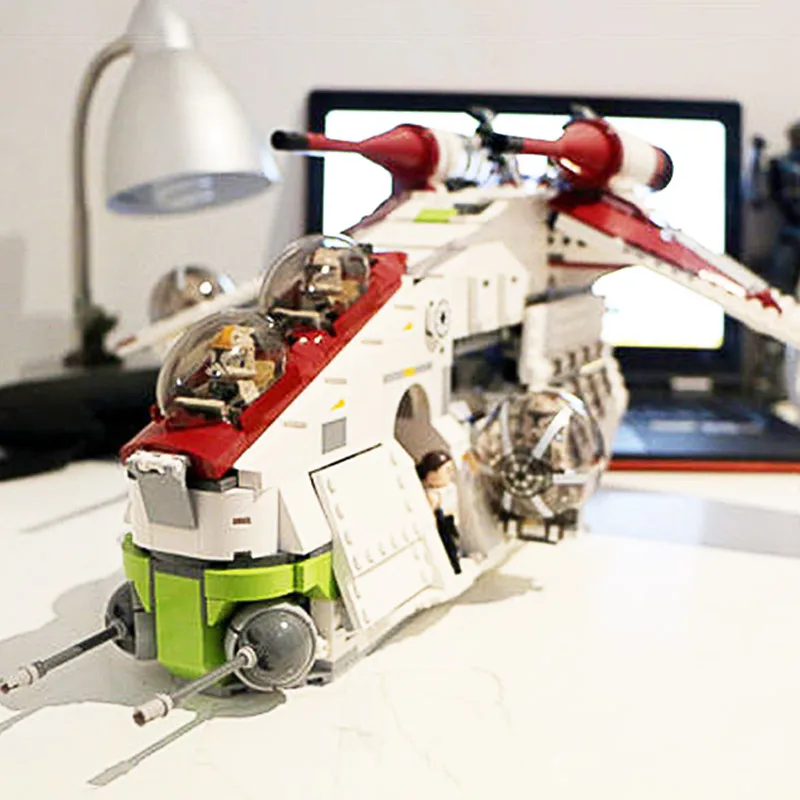 

Star Wars Genuine The Republic Gunship Mobile Building Block 1175pcs Bricks Toys Compatible With Legoings Star Wars