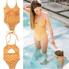 Мода г. дизайн мать и дочка соответствующие купальник с бантиком одна деталь в горошек детский купальник моющиеся ткань дети купальники для малышек praia menino