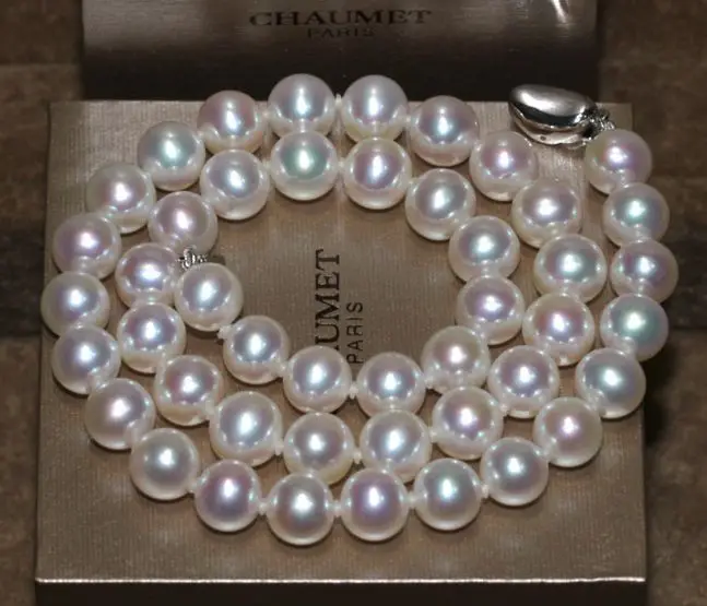 

gorgeous 9-10mm AKoya white pearl necklace 18inch silver clasp