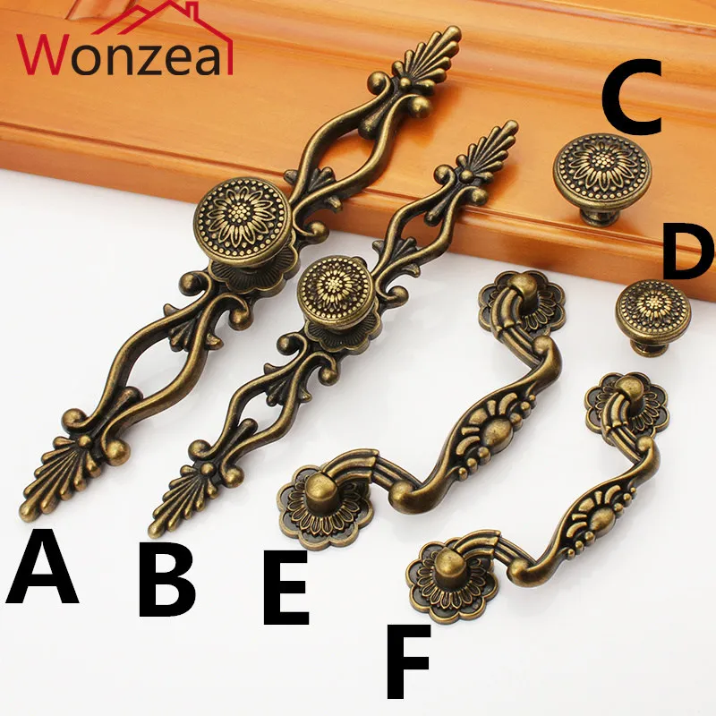 Hole C:C: 78mm/96mm antique brass color furniture handle kitchen cabinet handle drawer pulls with base Hole C:C: 78mm/96mm antique brass color furniture handle kitchen cabinet handle drawer pulls with base