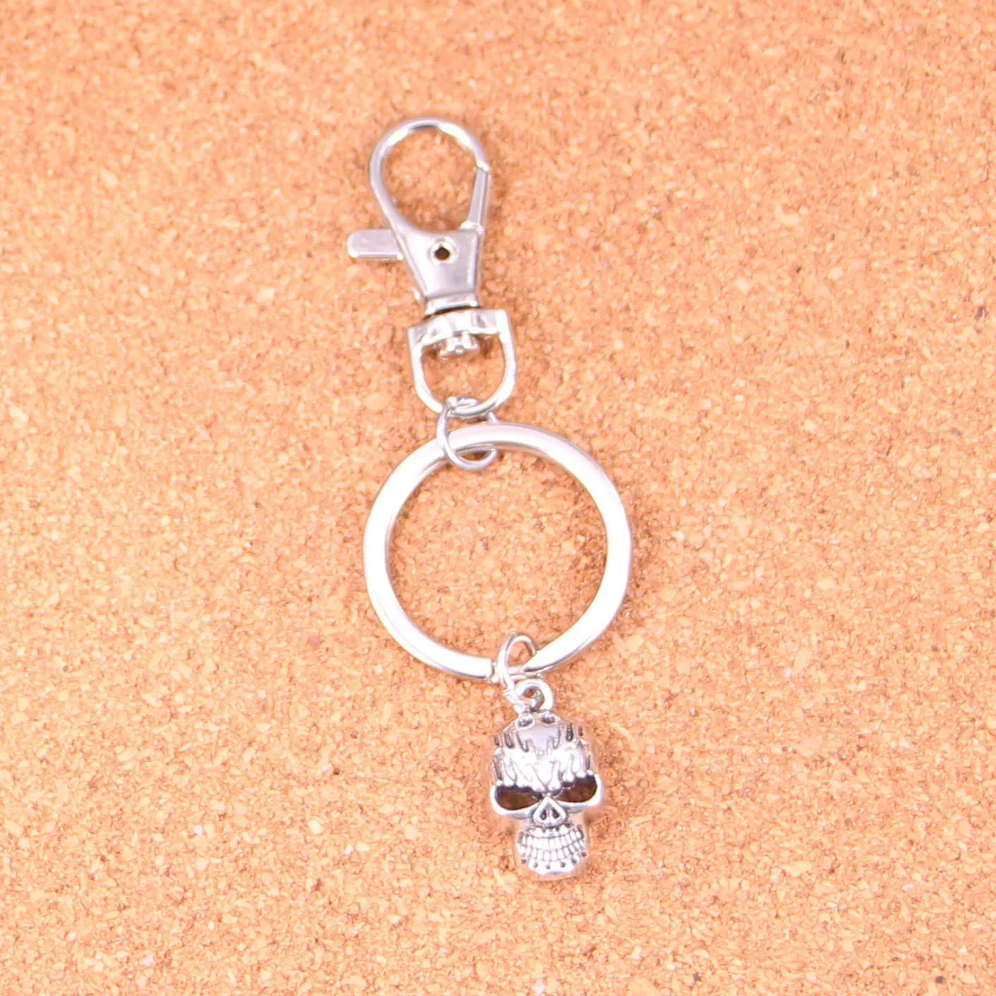 

Skeleton Head Skull Keychain Silver Swivel Lobster Clasp Clips Handbag Car Charms Jewelry For Key Chain Trinket Jewelry Gift