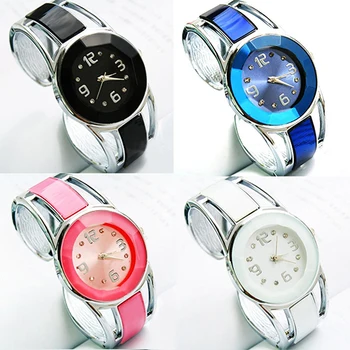

Women's Vintage Open Alloy Band Quartz Analog Round Dial Wrist Watch Gift