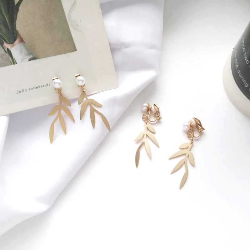 

Non Piercing Earrings Imitation Pearls Golden Leaves Shape Clip On Earrings for Women Simple Branch No Ears Hole Earrings