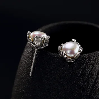 

New Fashion Silver S925 Sterling Silver Antique, Old Inlaid Pearl Temperament, Small Lady, Tremella Nail Earrings Wholesale