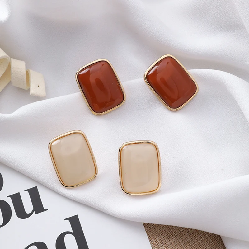 

Korean Fashion Vintage Beige Brown Square Geometric Acrylic Resin Stud Earrings For Women Ladies Chic Statement Earring