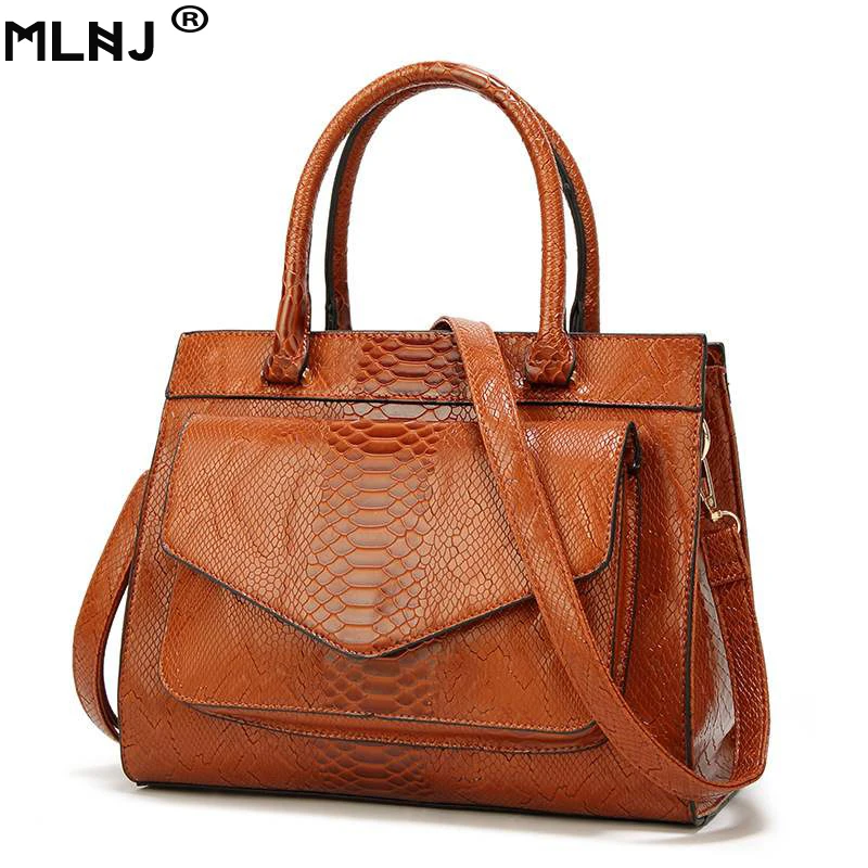 

Luxury Handbags Women Bags Designer Elegant Serpentine Shoulder Bag NEW Embossing Crossbody Bags For Women 2019 Hot sale