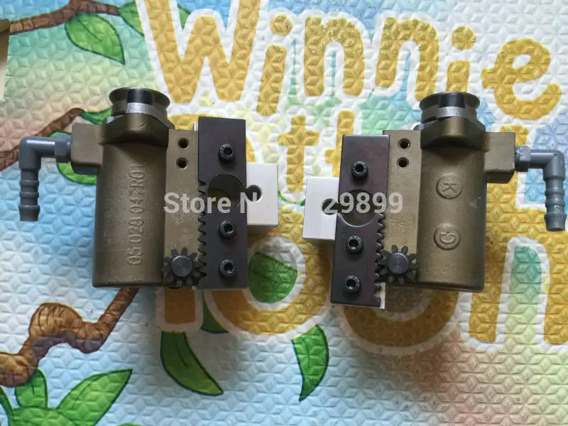 

2 Pairs offset printing machine parts MV.103.290 MV.103.291 forwarding sucker for CX102 CD102 machine C5.028.056F C5.028.046F